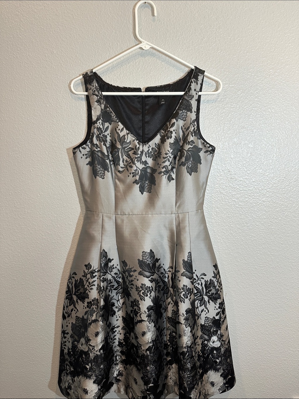 White House Black Market Floral Fit & Flare Dress Size 8 Black Silver